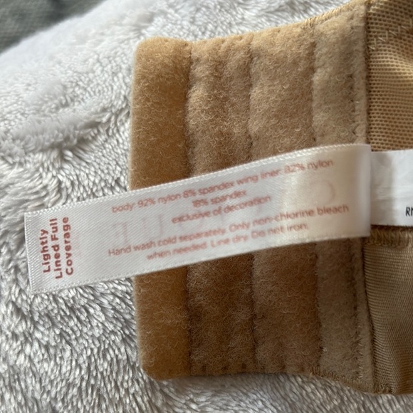 BNWOT Seamless Tan Bra by Cacique - Picture 6 of 9